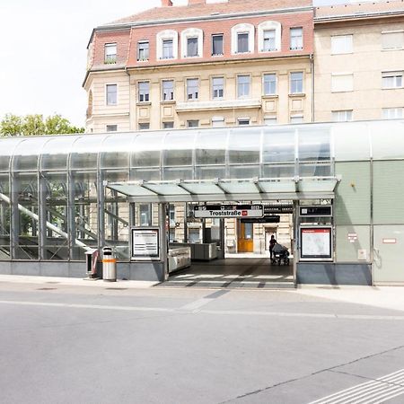 Studio Vienna Central Station Exterior foto