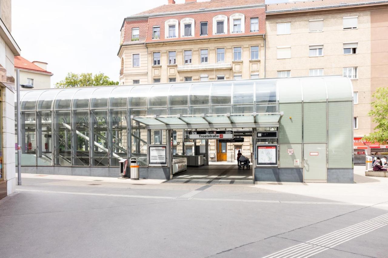 Studio Vienna Central Station Exterior foto