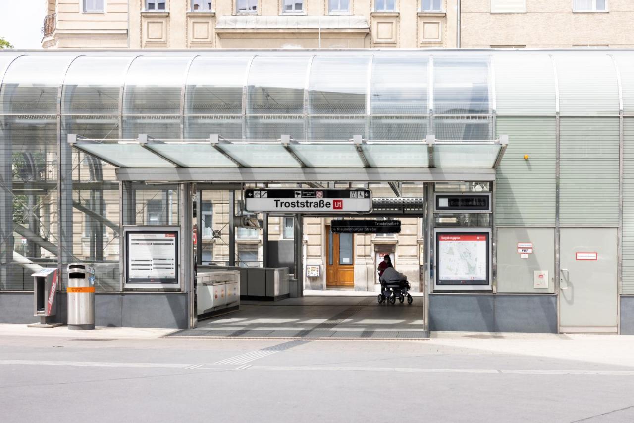 Studio Vienna Central Station Exterior foto